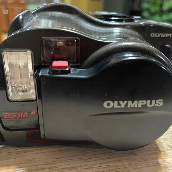 Olympus Infinity Super Zoom 300 35mm Film Camera